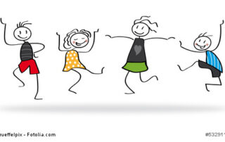 Vier Strichmännchen, die gemeinsam freudig tanzen.