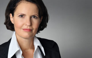 Ein Portrait von Jutta Binias-Hildesheim.