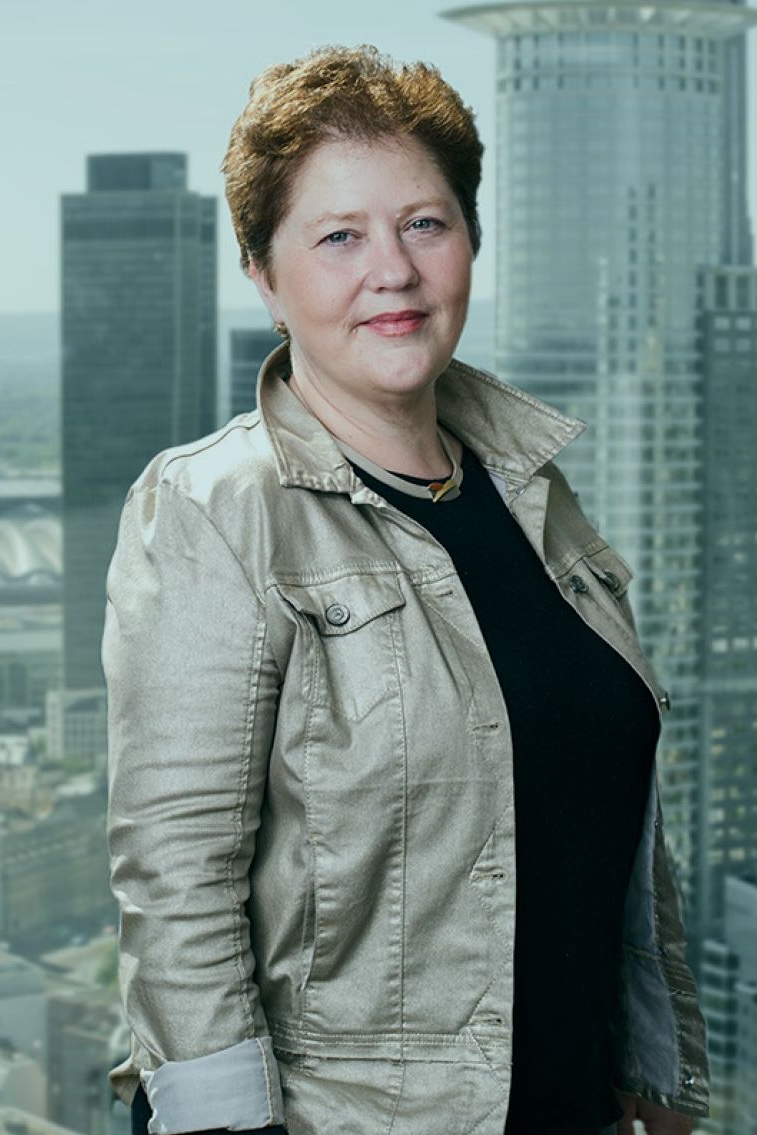 Portrait von Ulrike Blumenschein.